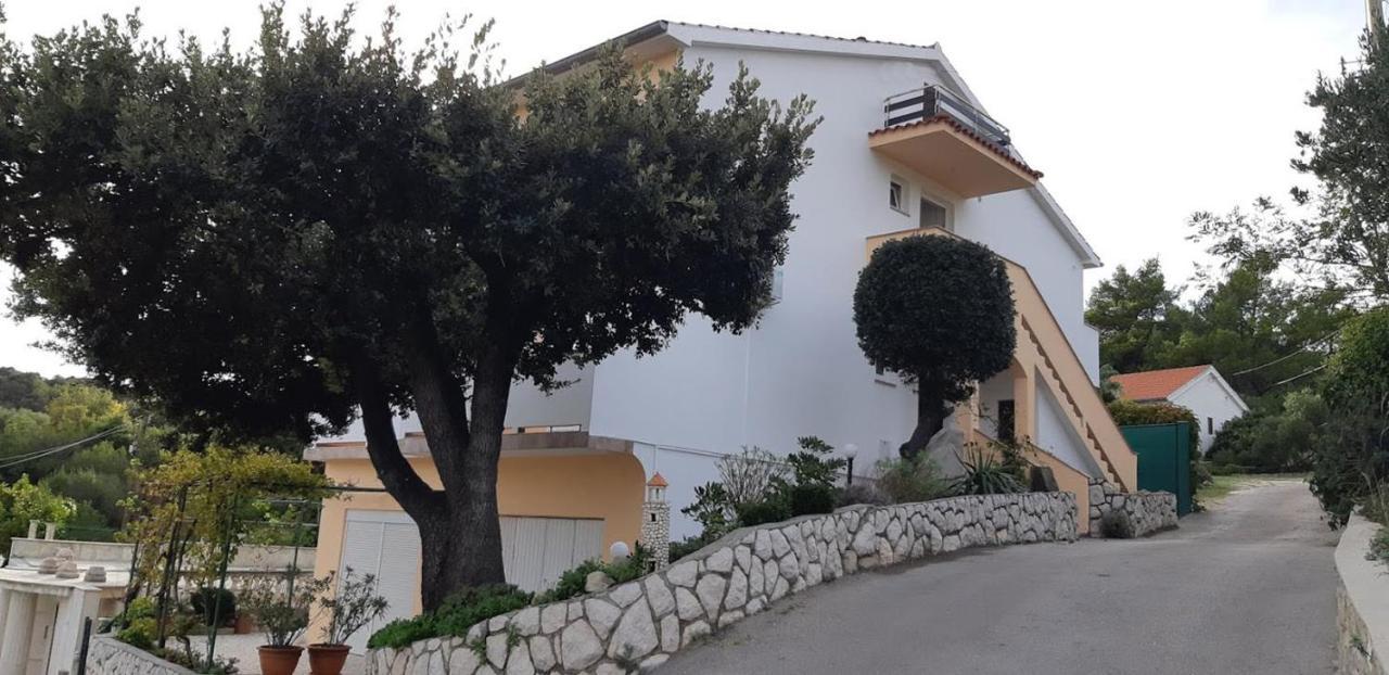 Guest House Violeta Palit Bagian luar foto