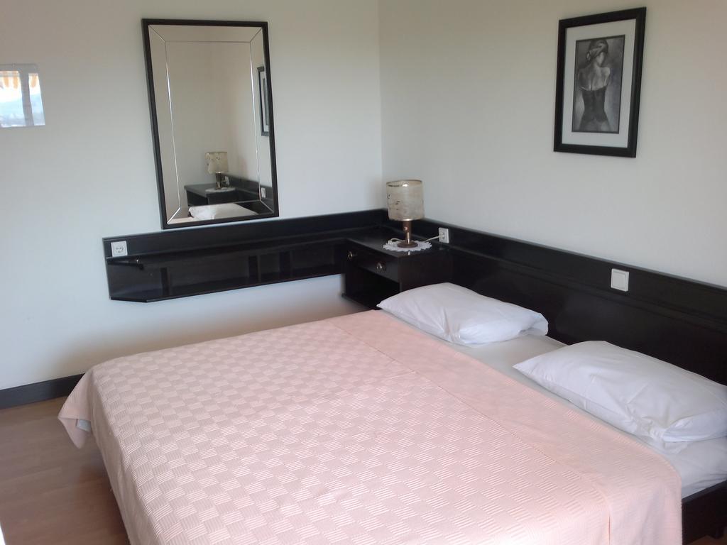 Guest House Violeta Palit Ruang foto