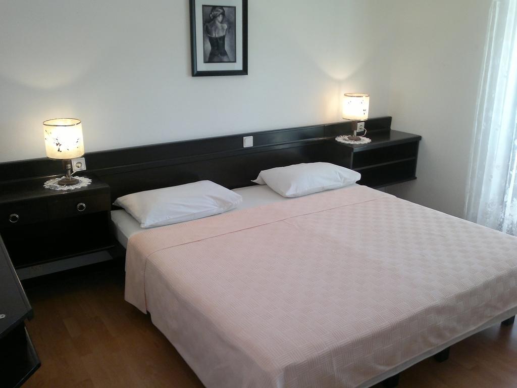 Guest House Violeta Palit Ruang foto