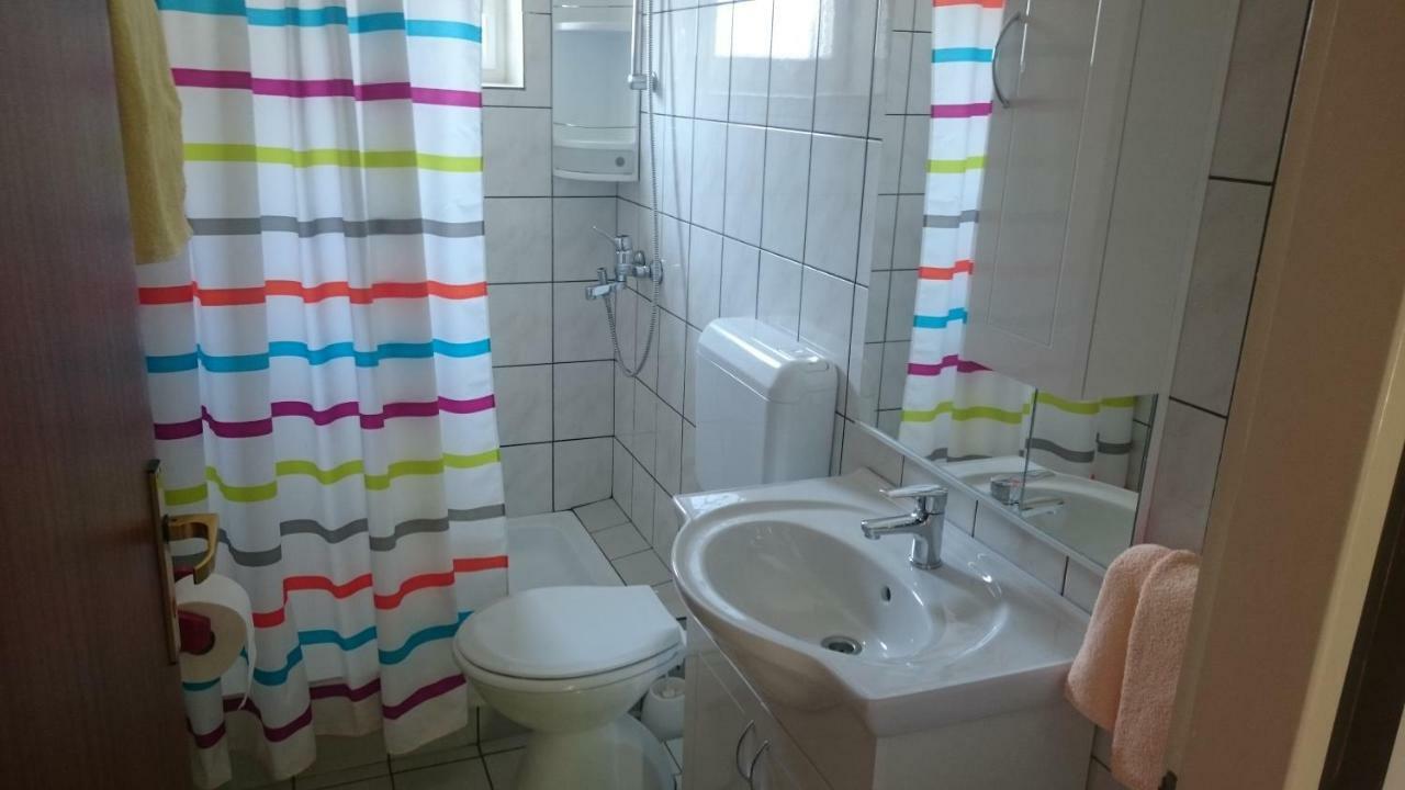 Guest House Violeta Palit Bagian luar foto